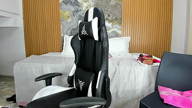 Danna topless online show from 01-31-25, 03:33