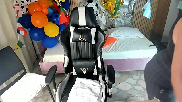Danna topless online show from 07-18-26, 12:09