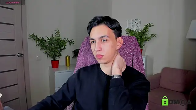 Snapshot of Ul_Tima chatting on 12-15-24, 09:53 Ul Tima online show from 12-15-24, 09:53