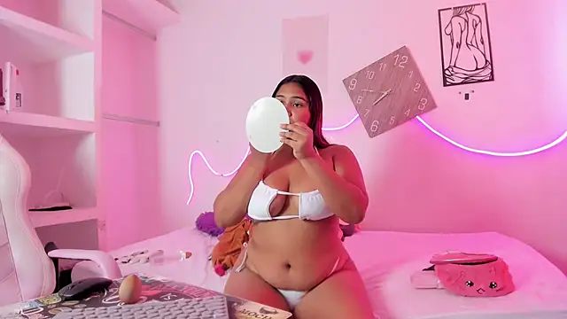 Iam flor online show from 10-20-25, 03:01