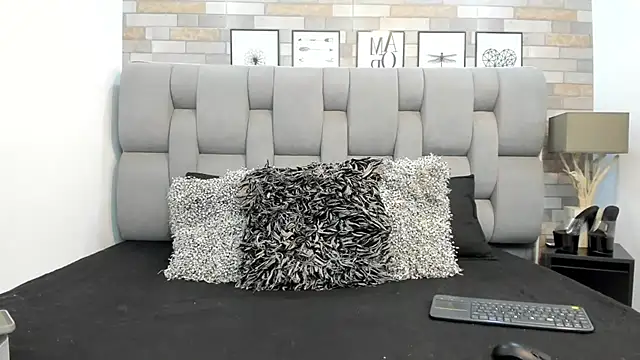 Snapshot of KariinaTaylor chatting on 06-18-26, 06:34 KariinaTaylor online show from 06-18-26, 06:34