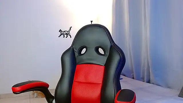 Snapshot of lous_g chatting on 01-06-25, 02:26 lous g online show from 01-06-25, 02:26