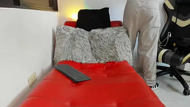 julian wallace online show from 04-18-26, 07:58