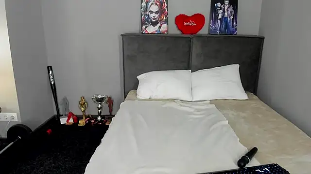 MuscleXXXBarbie online show from 04-19-26, 08:57