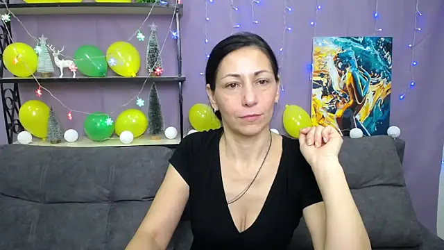 Snapshot of LiluGrants chatting on 01-12-25, 07:10 LiluGrants online show from 01-12-25, 07:10