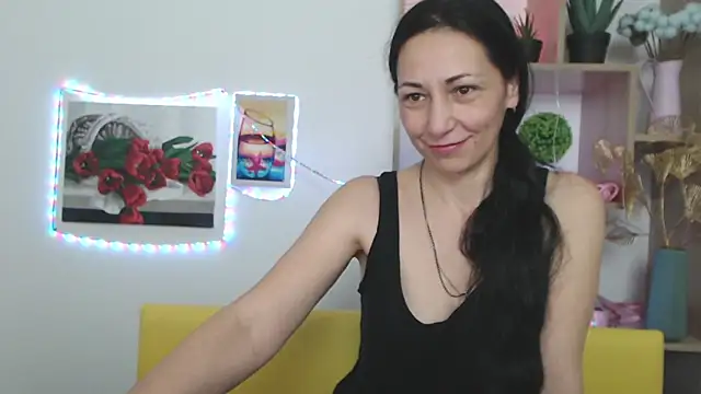 Snapshot of LiluGrants chatting on 01-19-25, 04:22 LiluGrants online show from 01-19-25, 04:22
