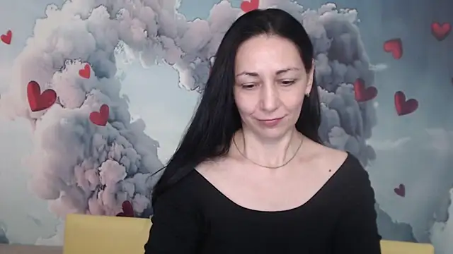 Snapshot of LiluGrants chatting on 03-07-25, 10:10 LiluGrants online show from 03-07-25, 10:10