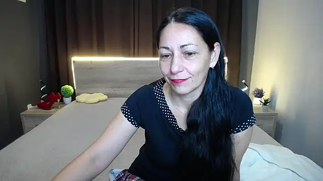 Snapshot of LiluGrants chatting on 10-08-25, 06:16 LiluGrants online show from 10-08-25, 06:16