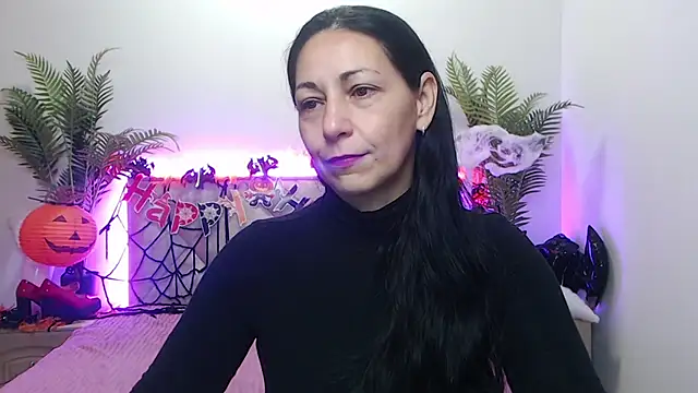 Snapshot of LiluGrants chatting on 10-18-25, 06:08 LiluGrants online show from 10-18-25, 06:08