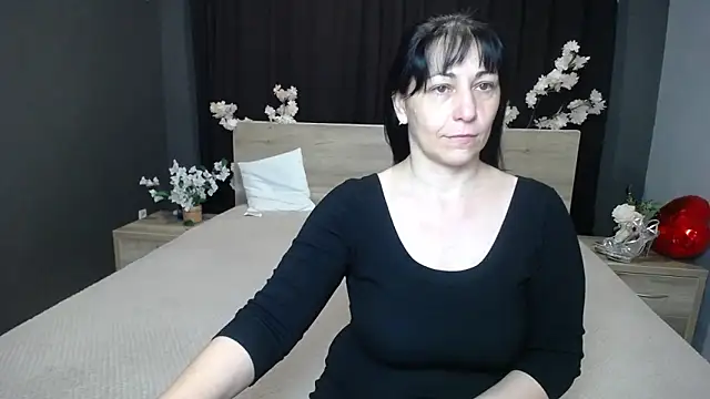Snapshot of LiluGrants chatting on 05-16-26, 06:07 LiluGrants online show from 05-16-26, 06:07