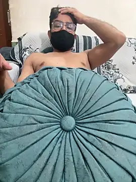 Snapshot of Hot_budddy chatting on 11-10-25, 06:18 Hot budddy online show from 11-10-25, 06:18