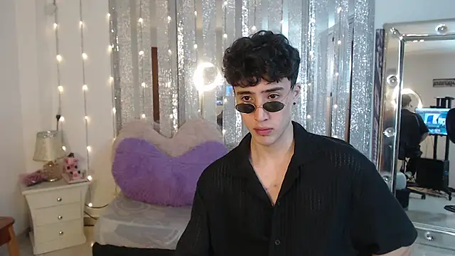 gojo satoru 18 online show from 01-24-25, 11:59