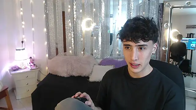 gojo satoru 18 online show from 02-05-25, 03:09