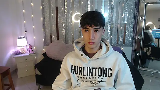 gojo satoru 18 online show from 02-07-25, 11:34