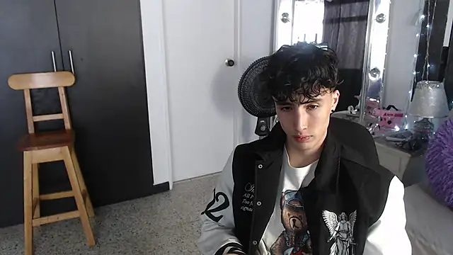 gojo satoru 18 online show from 03-18-25, 02:59