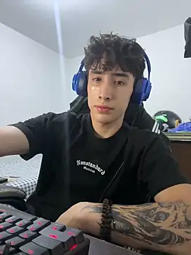 Snapshot of gojo_satoru_18 chatting on 02-28-26, 12:00 gojo satoru 18 online show from 02-28-26, 12:00