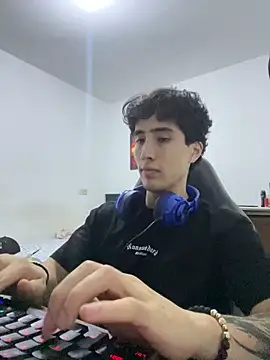 gojo satoru 18 online show from 04-13-26, 03:34