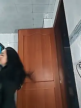 Snapshot of helena_smith chatting on 11-22-25, 03:16 helena smith online show from 11-22-25, 03:16