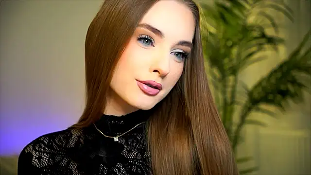 Snapshot of petitegonwiild chatting on 12-20-25, 11:01 petitegonwiild online show from 12-20-25, 11:01