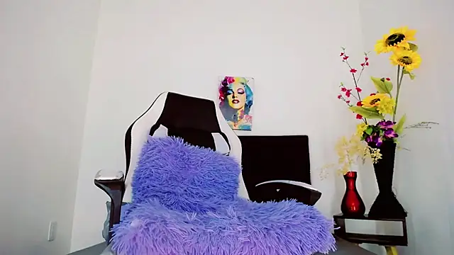 Snapshot of samantha_official_ chatting on 12-10-24, 10:58 samantha official online show from 12-10-24, 10:58