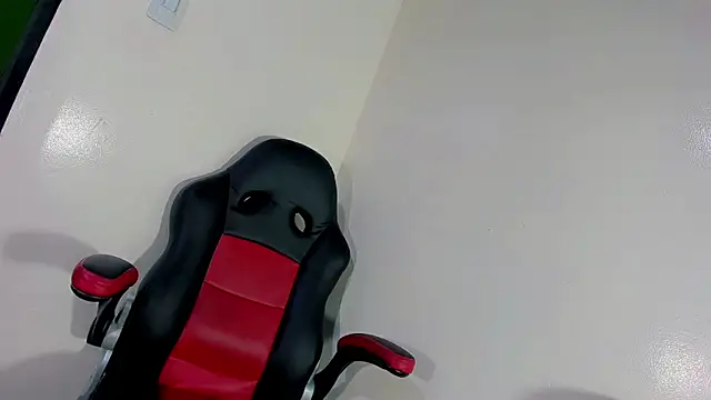 Snapshot of samantha_official_ chatting on 02-19-25, 04:23 samantha official online show from 02-19-25, 04:23