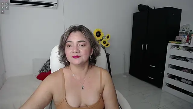 Chiraz hasnaa online show from 03-04-25, 11:11