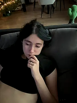 Lena Lang online show from 12-14-25, 01:27