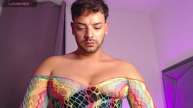 Snapshot of Logan_cocky chatting on 09-19-25, 02:02 Logan cocky online show from 09-19-25, 02:02