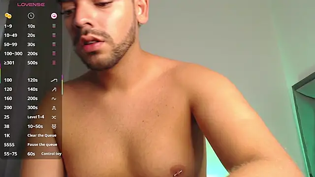 Snapshot of Logan_cocky chatting on 09-25-25, 04:43 Logan cocky online show from 09-25-25, 04:43