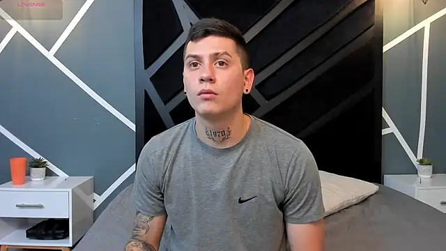Yeiko Romero  online show from 01-15-25, 05:26