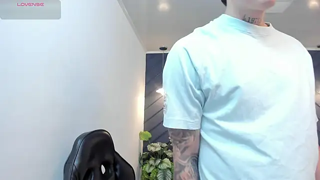Yeiko Romero  online show from 02-03-25, 05:14