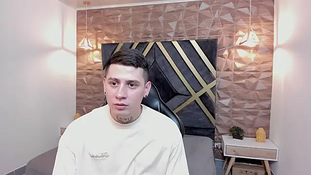 Yeiko Romero  online show from 02-06-25, 05:09