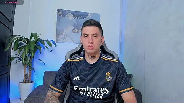 Yeiko Romero  online show from 01-14-26, 06:13