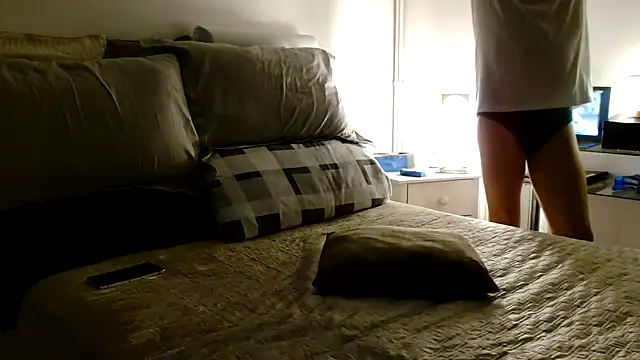 ImYourXtoy online show from 05-06-26, 06:57