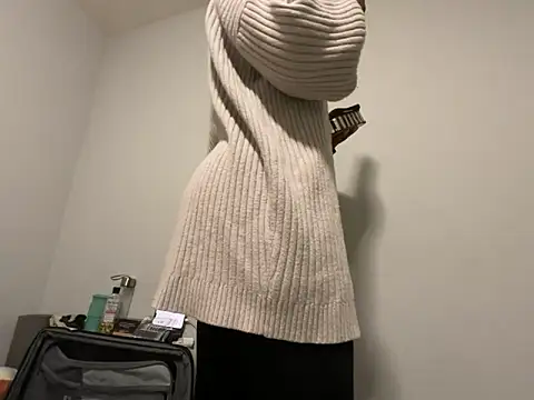 Snapshot of wynterheat chatting on 01-28-25, 08:57 wynterheat online show from 01-28-25, 08:57