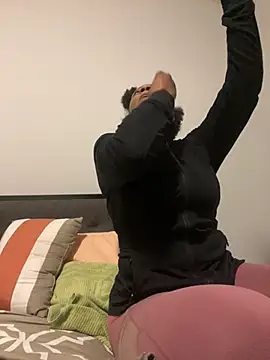 Snapshot of wynterheat chatting on 01-31-25, 08:43 wynterheat online show from 01-31-25, 08:43