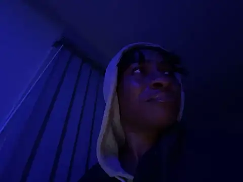 Snapshot of wynterheat chatting on 02-08-25, 12:50 wynterheat online show from 02-08-25, 12:50