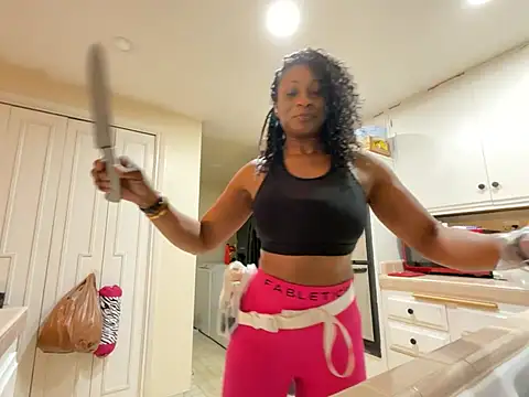 Snapshot of wynterheat chatting on 02-21-25, 03:12 wynterheat online show from 02-21-25, 03:12