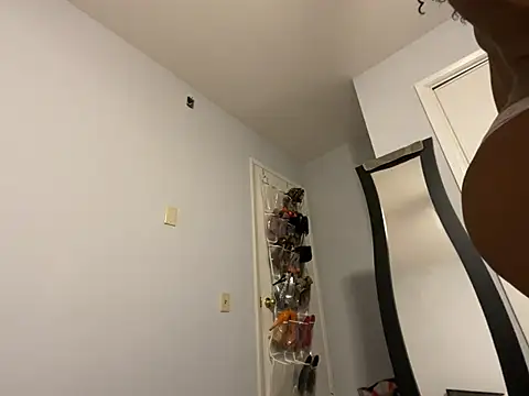 Snapshot of wynterheat chatting on 02-21-25, 12:28 wynterheat online show from 02-21-25, 12:28