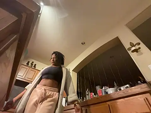 Snapshot of wynterheat chatting on 03-05-25, 08:21 wynterheat online show from 03-05-25, 08:21