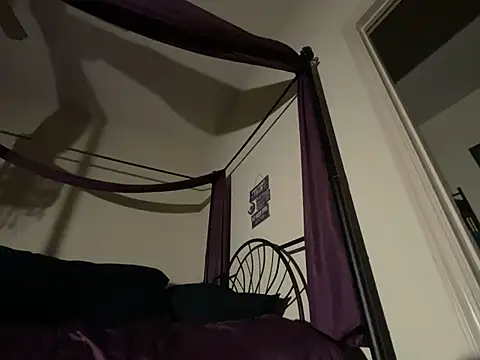 Snapshot of wynterheat chatting on 03-09-25, 11:03 wynterheat online show from 03-09-25, 11:03