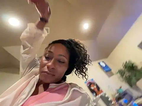 Snapshot of wynterheat chatting on 03-13-25, 03:33 wynterheat online show from 03-13-25, 03:33