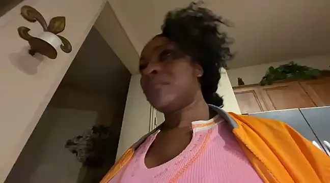 Snapshot of wynterheat chatting on 03-13-25, 09:43 wynterheat online show from 03-13-25, 09:43