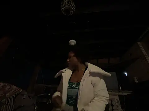 Snapshot of wynterheat chatting on 03-20-25, 02:51 wynterheat online show from 03-20-25, 02:51