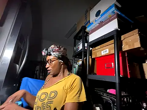 Snapshot of wynterheat chatting on 09-20-25, 09:54 wynterheat online show from 09-20-25, 09:54