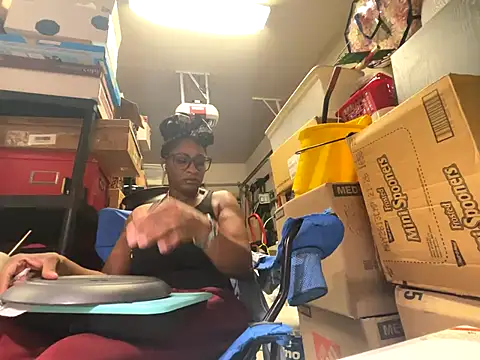 Snapshot of wynterheat chatting on 09-21-25, 11:12 wynterheat online show from 09-21-25, 11:12