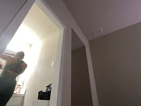 Snapshot of wynterheat chatting on 10-09-25, 08:29 wynterheat online show from 10-09-25, 08:29