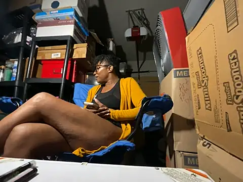 Snapshot of wynterheat chatting on 10-10-25, 08:35 wynterheat online show from 10-10-25, 08:35