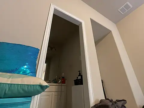 Snapshot of wynterheat chatting on 10-16-25, 09:16 wynterheat online show from 10-16-25, 09:16