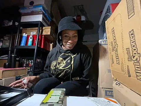 Snapshot of wynterheat chatting on 11-12-25, 07:31 wynterheat online show from 11-12-25, 07:31